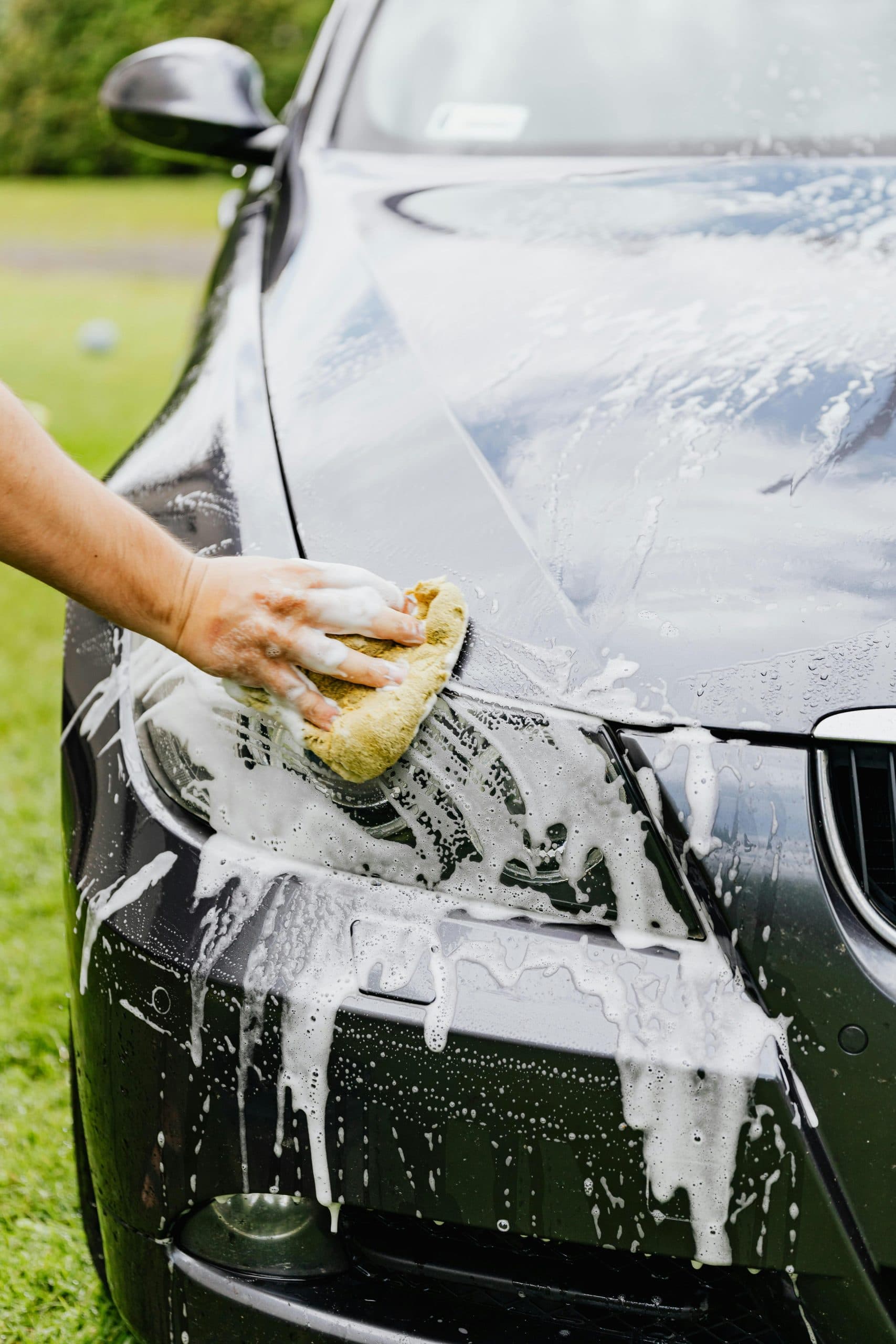 🚗 Mobile Car Valeting vs Drive-In Car Wash – What’s Better for Your Car?